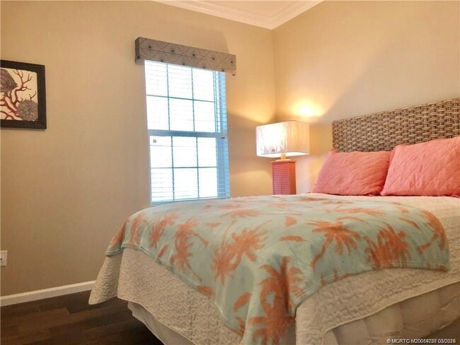 Building Photo - 163 NE Buoy Dr