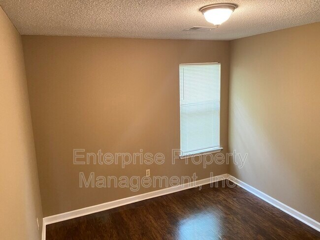 Building Photo - 6496 Amberwood Cove