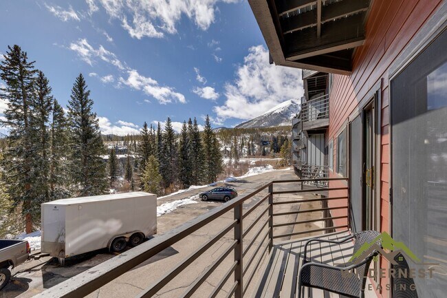 Building Photo - Sunshine and Views-Furnished 2 Bedrooms/2 Bathrooms Buffalo Ridge Condo