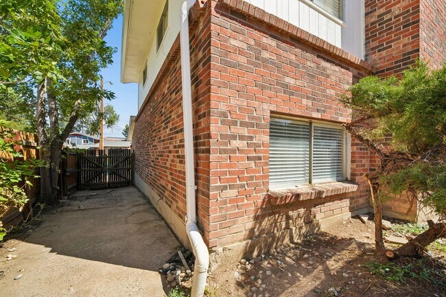 Building Photo - 1265 Granby St