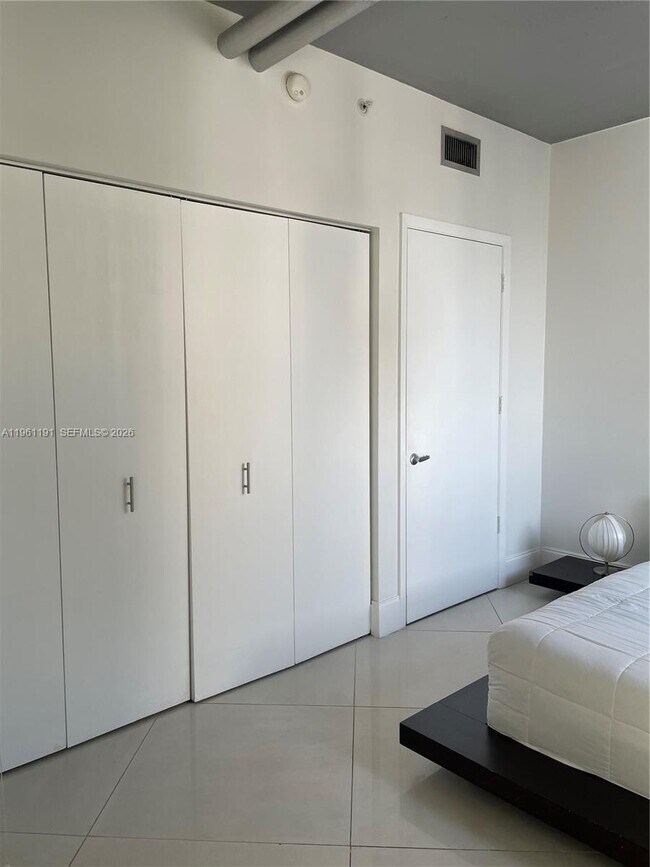 Building Photo - 690 SW 1st Ct