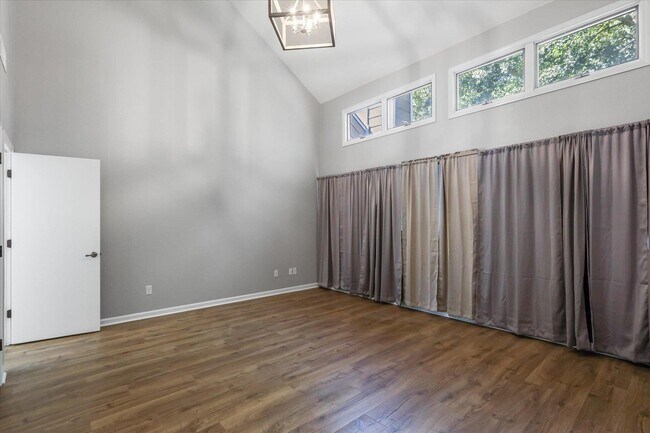 Building Photo - 3108 Ironwood Dr