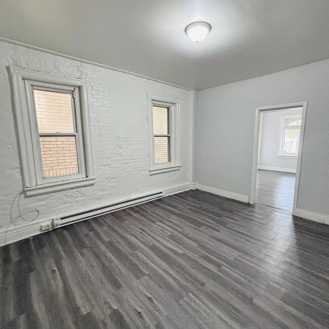 Building Photo - 384 Tilghman St