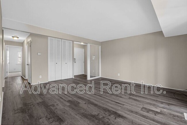 Building Photo - 211 Crocker Dr