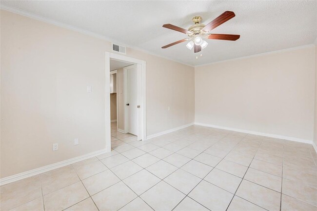Building Photo - 12028 Mighty Oak Dr