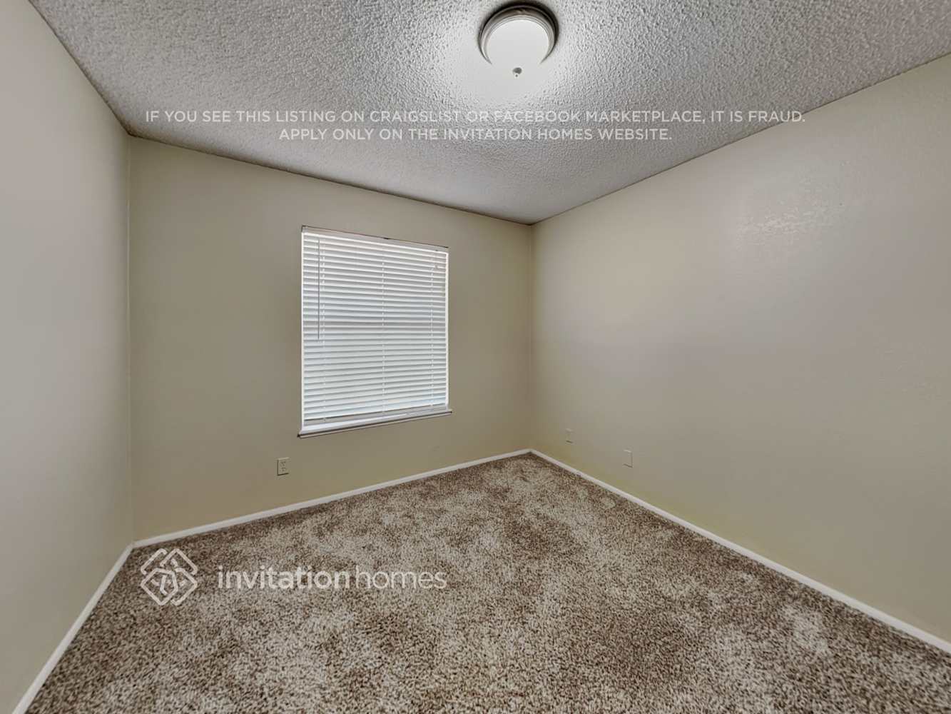 Building Photo - 1515 W Yukon Dr