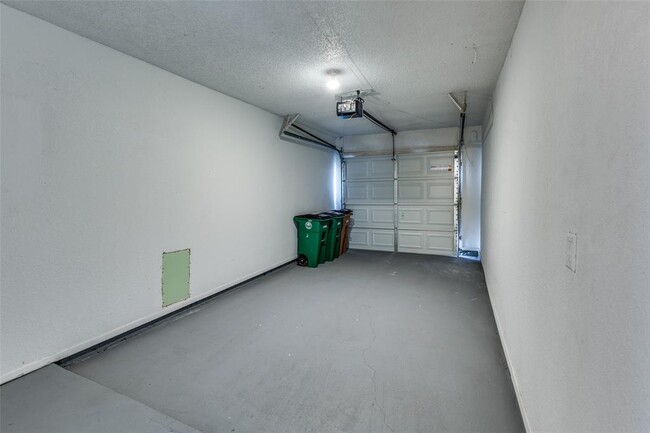 Building Photo - 7202 Carver Ave