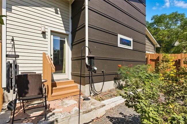 Building Photo - 2007 S L Davis Ave