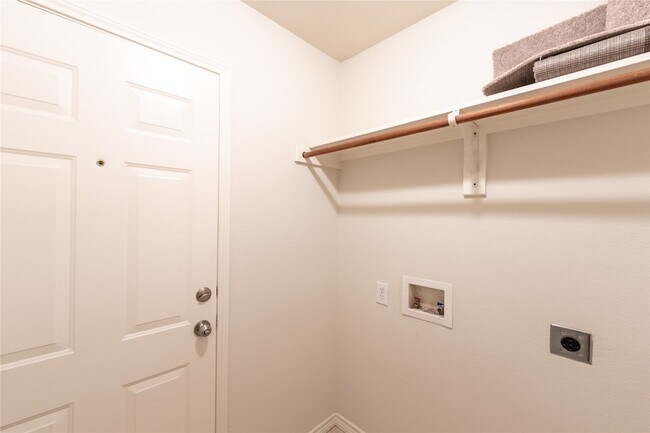 Building Photo - 1627 Balboa Ln