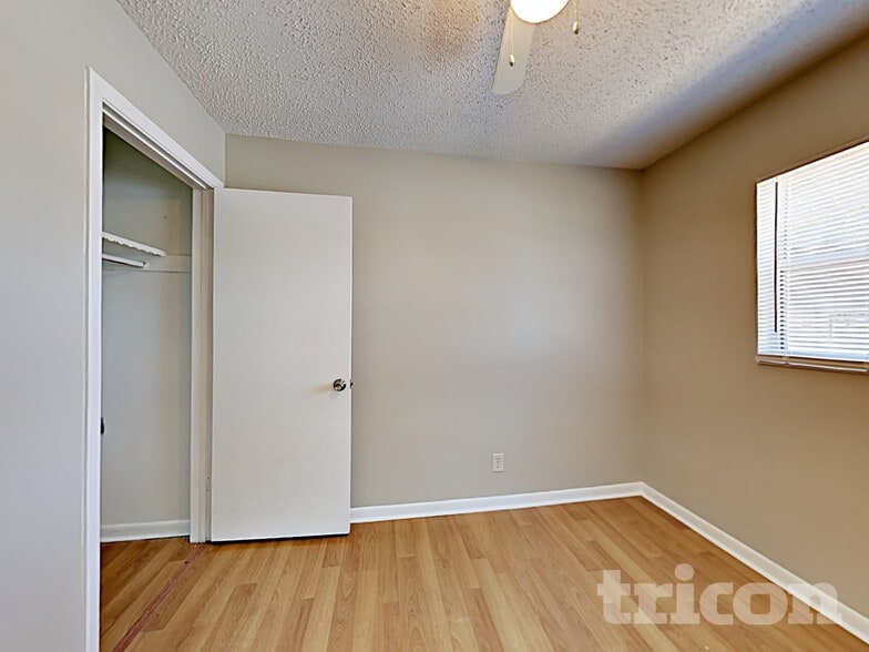 Building Photo - 6001 Crestridge Rd