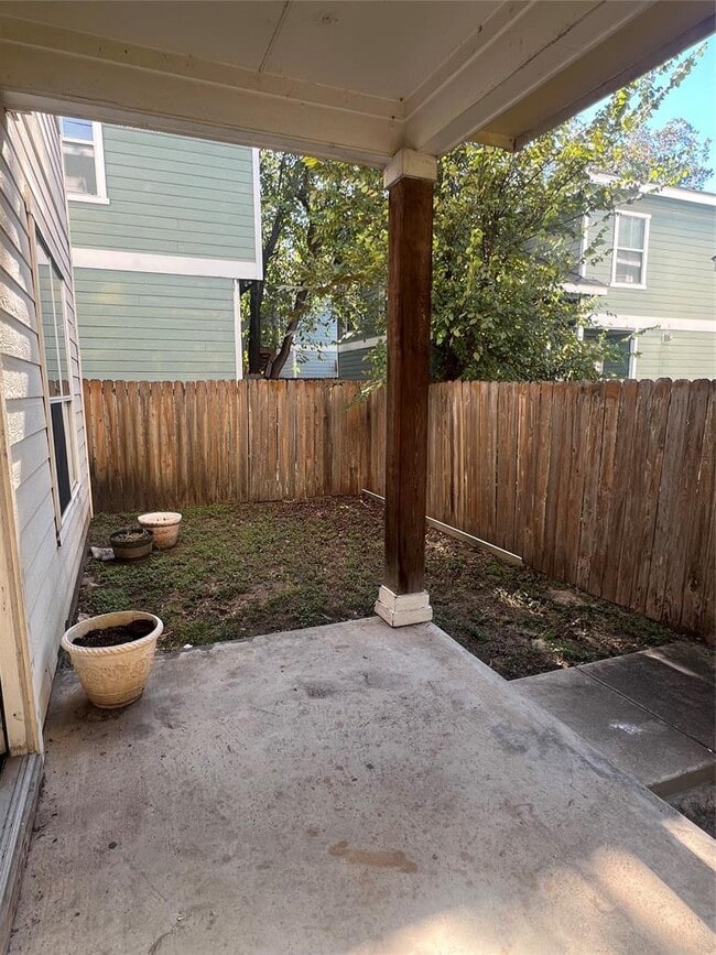 Building Photo - 5404 Martin Ave