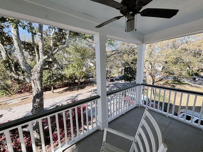 Building Photo - 1051 Phillips Park Dr