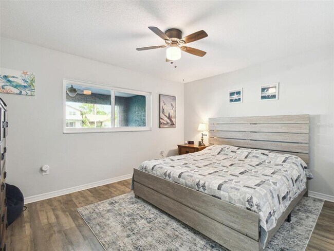 Building Photo - 6241 Bayside Dr