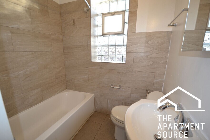 Building Photo - 4606 N Kildare Ave