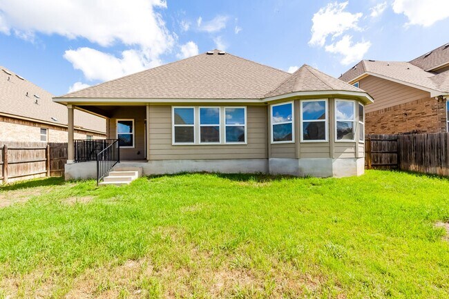 Building Photo - 820 Vintage Wy