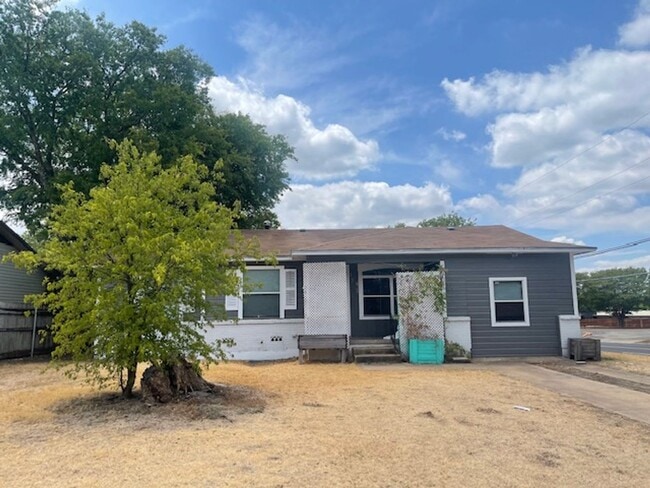 Primary Photo - 1342 N 64th St