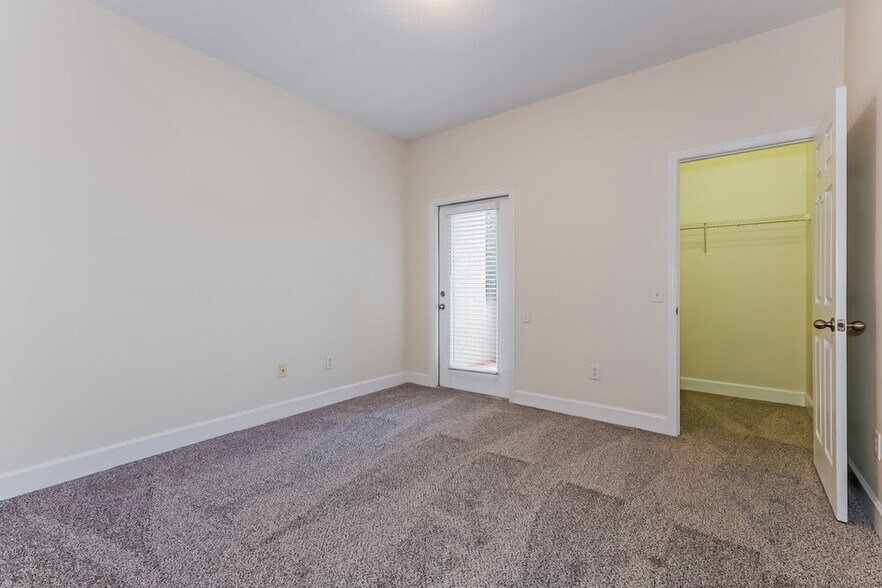 Building Photo - 6525 Quiet Pool Ct