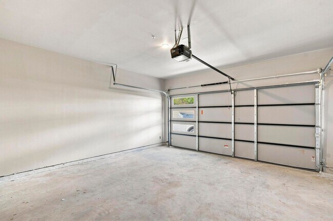 Building Photo - 1823 Burnet St
