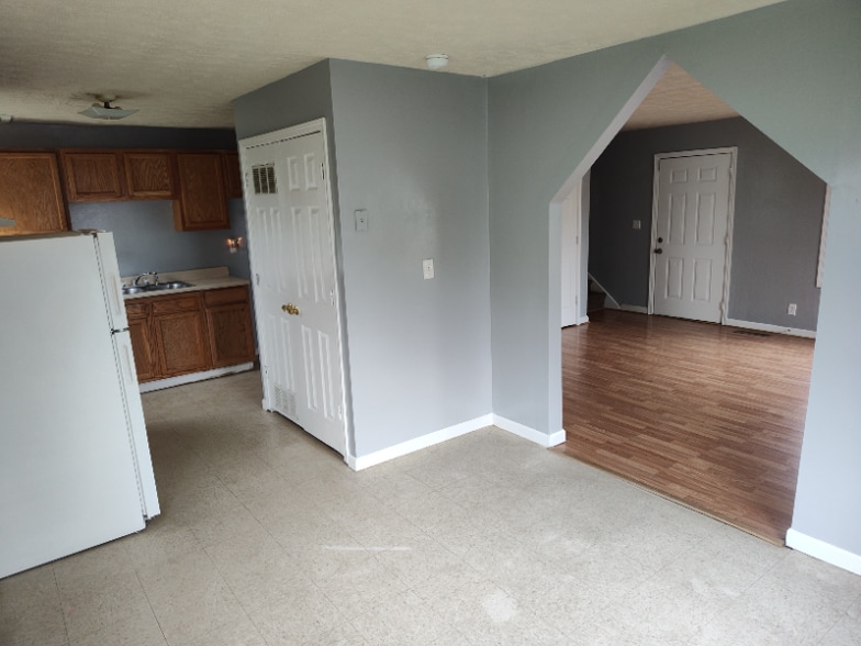 Primary Photo - 14 N Ritchie Ave