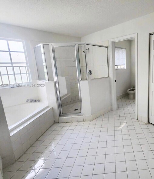 Building Photo - 11525 NW 71st St