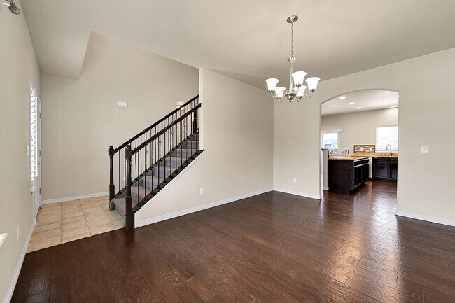Building Photo - $2,650 - 4 Bed, 2.5 Bath Home with Fenced ...