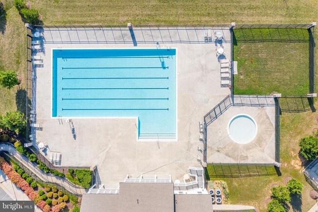 Building Photo - 201 Hillsdale Pl