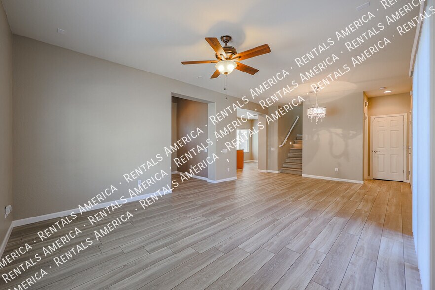 Building Photo - 2205 W Le Marche Ave