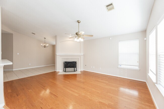 Building Photo - 25219 Spring Iris Ln