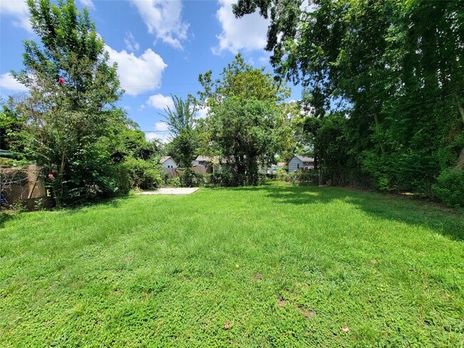 Building Photo - 6327 Mardale Dr