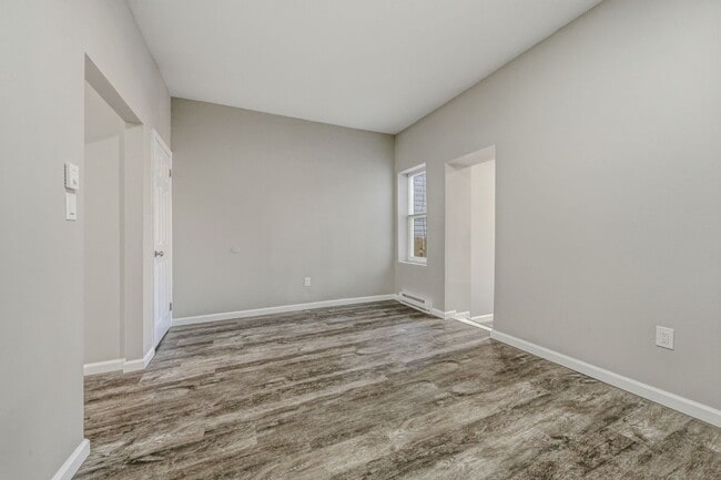 Building Photo - 2 bedroom one bath townhouse in Wilmington