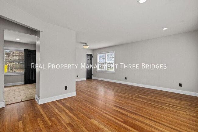 Building Photo - 110 Birchwood Dr