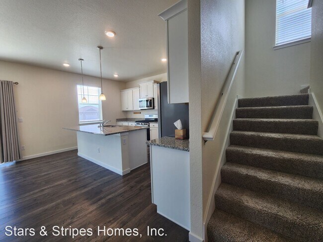 Building Photo - 4 br, 3 bath House - 45802 Red Tail Drive