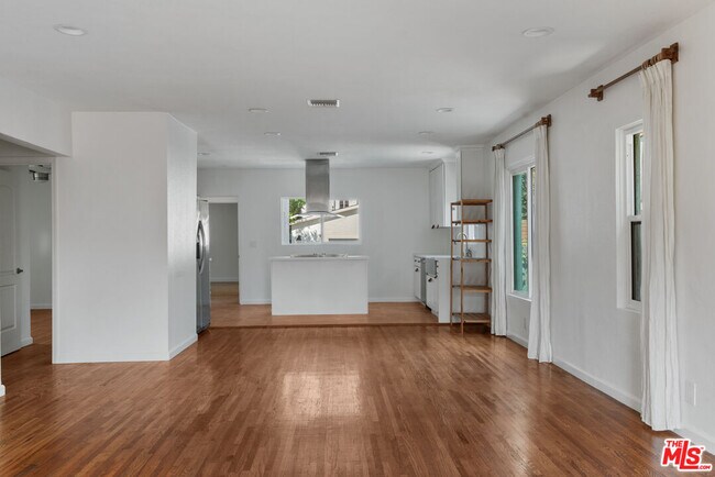 Building Photo - 4031 Edenhurst Ave