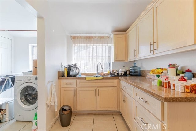 Building Photo - 5253 Fountain Ave