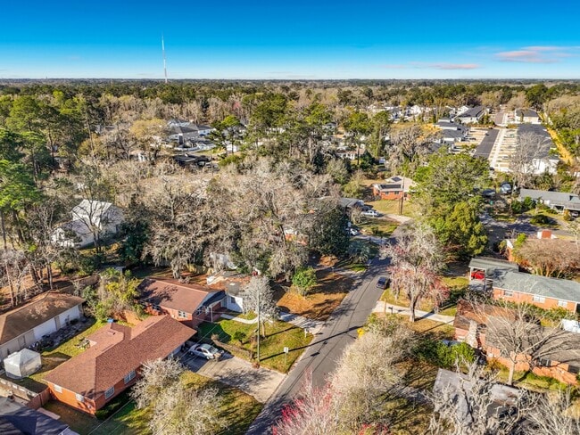 Building Photo - 5330 Quan Dr