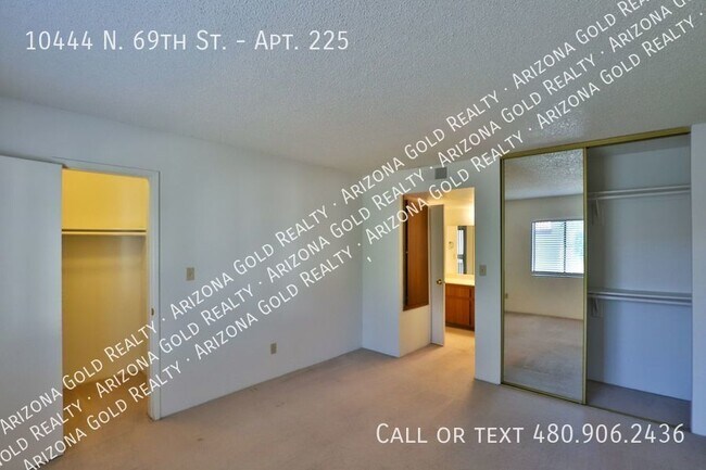 Building Photo - 10444 N 69th St