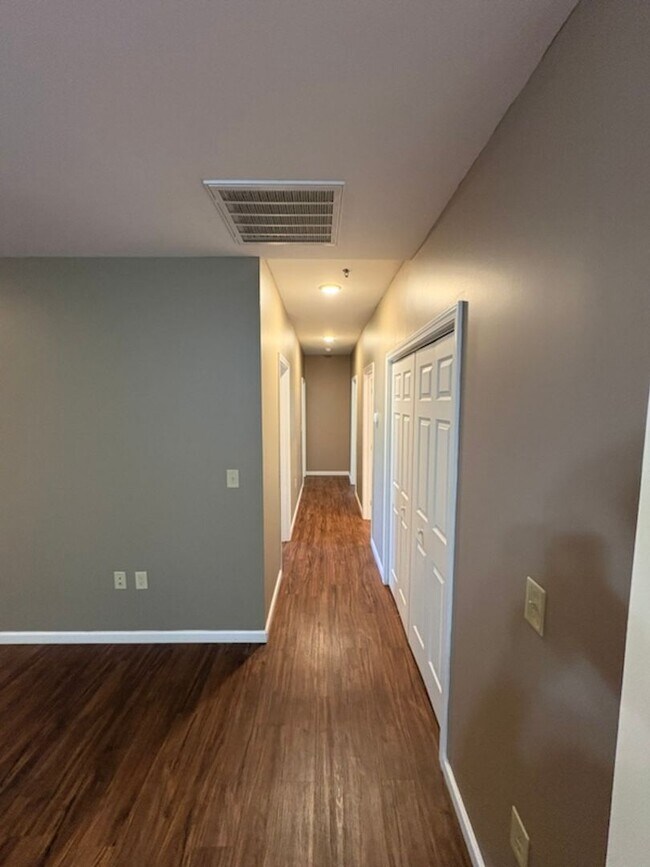 Building Photo - Jefferson Commons Apartments