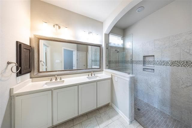 Building Photo - 1217 Naples Dr