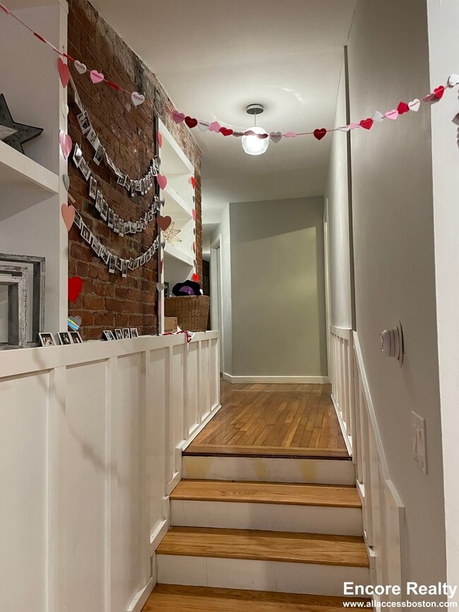 Building Photo - 153 Salem St