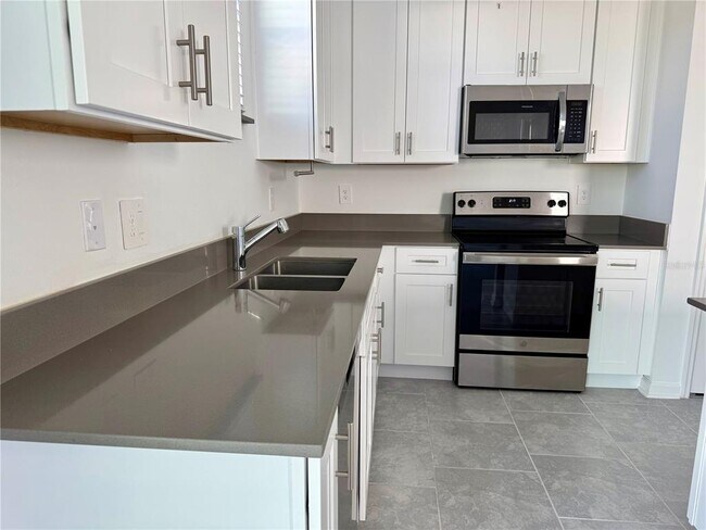 Building Photo - 7489 Stone Crk Trl