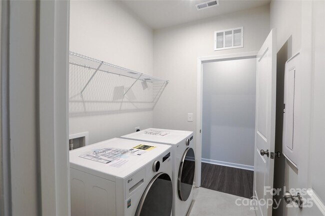 Building Photo - 526 Myrick Aly