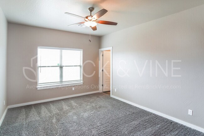 Building Photo - 621 NW 182nd St