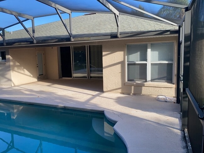 Building Photo - 8 Black Water Way