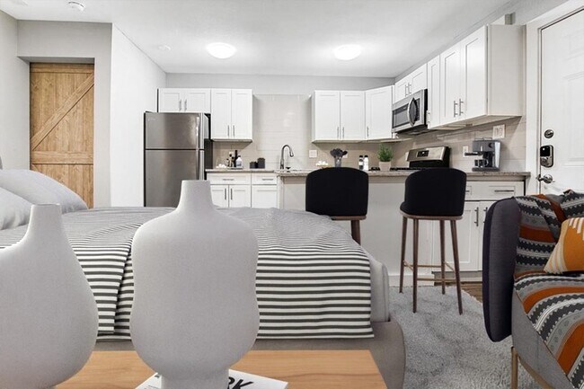 Building Photo - 1211 W 8th St