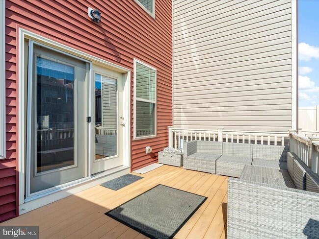 Building Photo - 831 Badger Ave