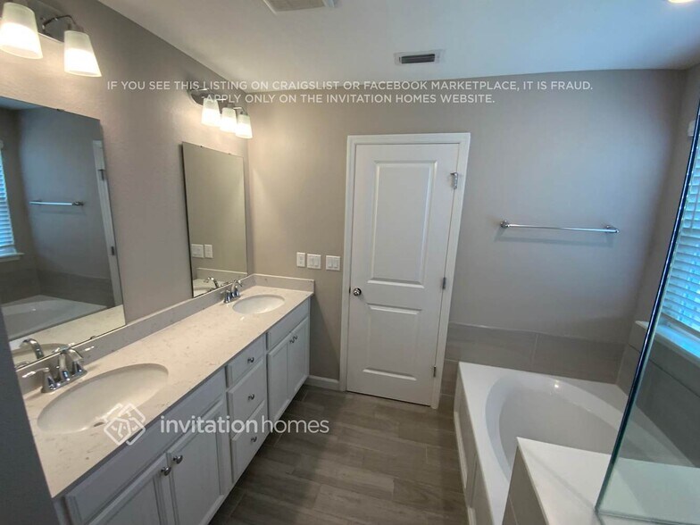 Building Photo - 7533 Chervil St