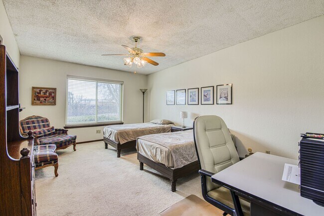 Building Photo - Beautiful 1-story southwestern-style home in west El Paso