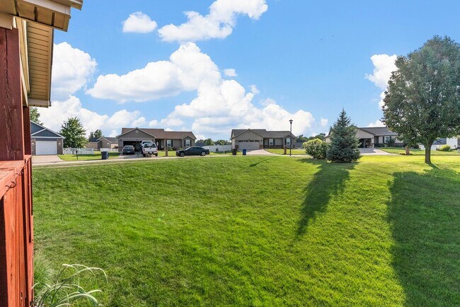Building Photo - Spacious 3-Bed, 3-Bath Home in Wentzville