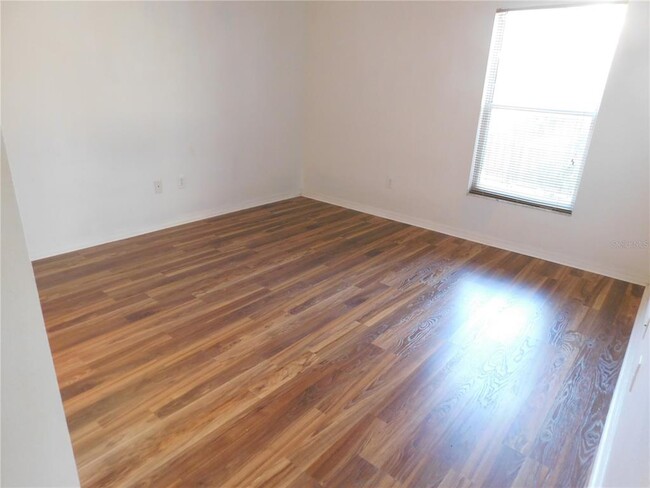 Building Photo - 6047 White Sails Dr