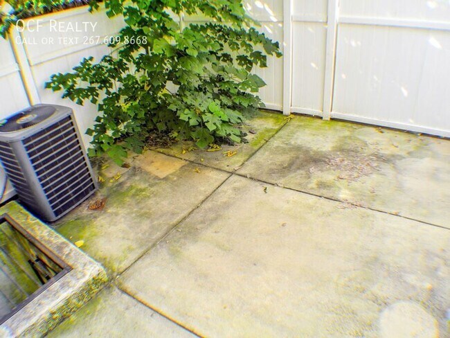 Building Photo - 1006 S Cleveland St